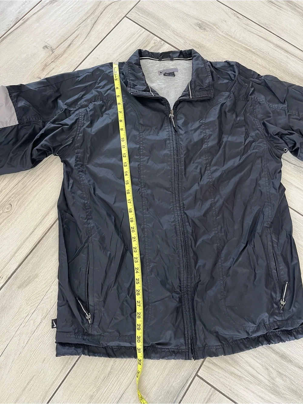 Men's Y2K Nike Black Windbreaker Jacket with Gray Sleeve Panels